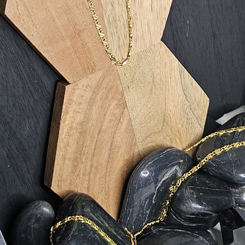 ✨️14k Gold Embossed Tile Chain - Picture 6 of 10